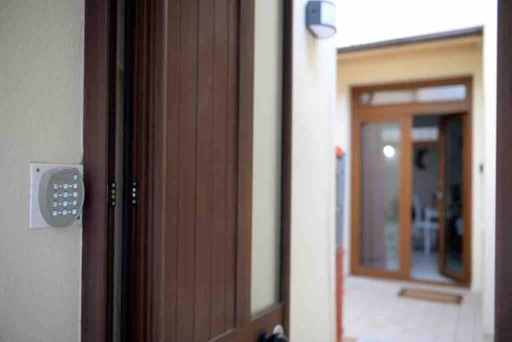 Stylish Loft Trivano Cagliari 2 Beds/2 Bath Bagian luar foto